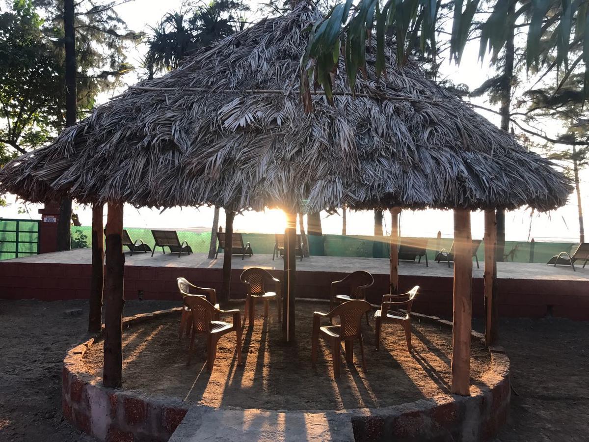 Tranquil Beach Resort Harihareshwar Exterior foto